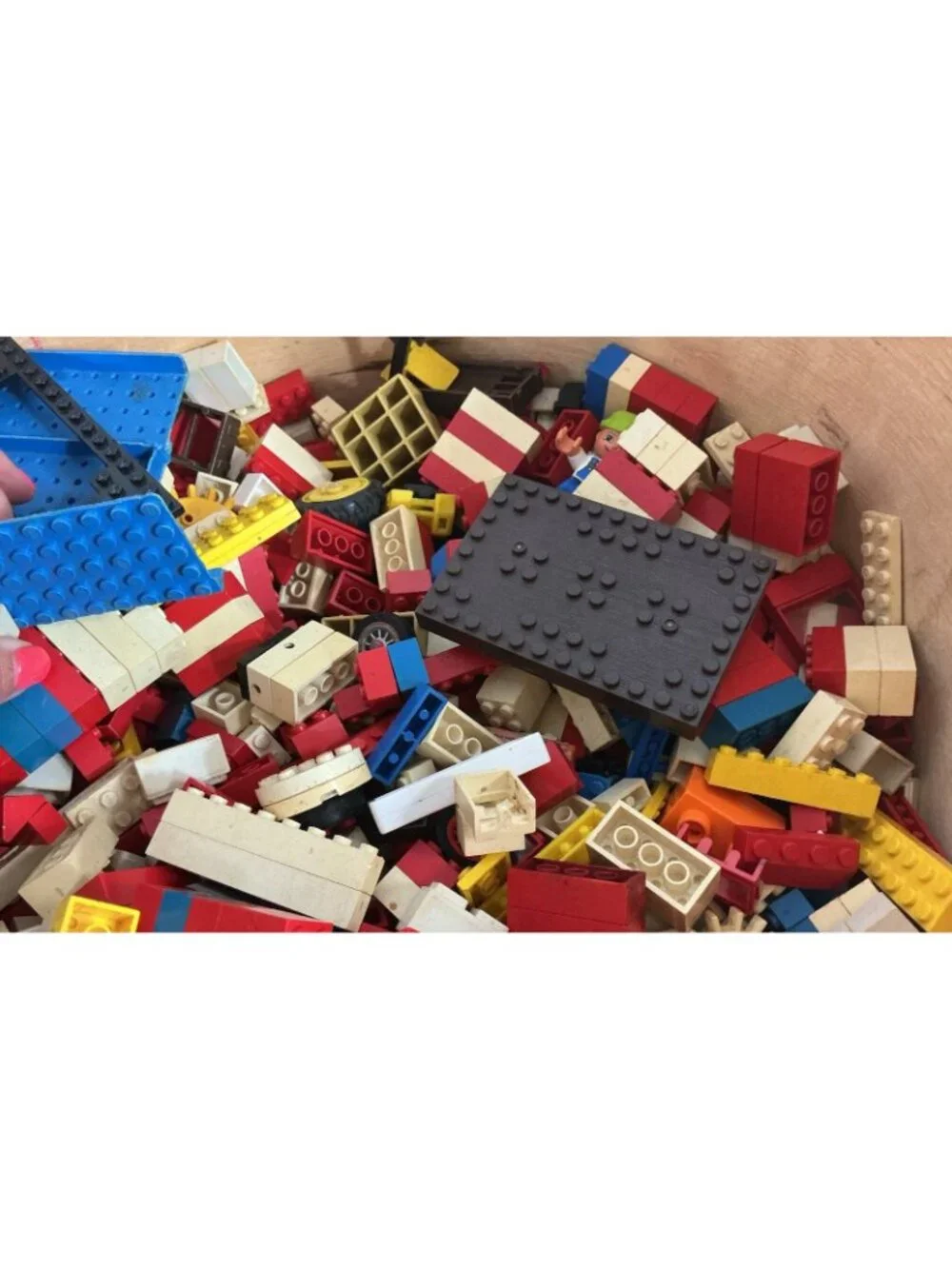 LEGO 8 lbs Bulk Lot Accessories Parts Pieces Bricks Blocks Vintage 90s-2000s